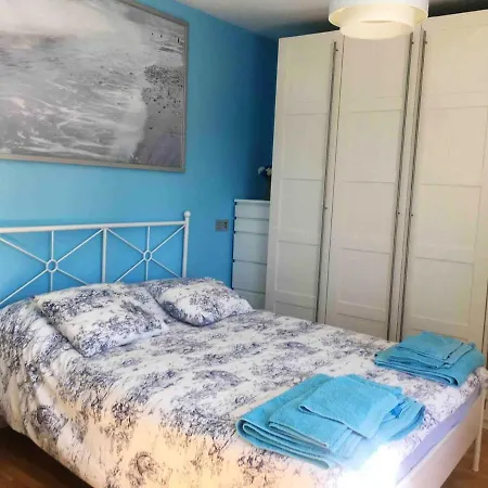 With 4 Bedrooms In With Wonderful City View And Wifi *