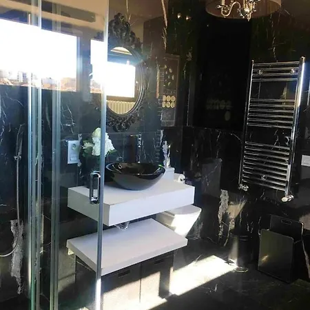 דירה With 4 Bedrooms In With Wonderful City View And Wifi סלאמנקה