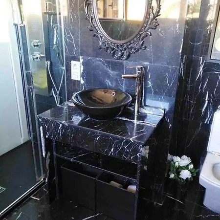 With 4 Bedrooms In With Wonderful City View And Wifi דירה סלאמנקה