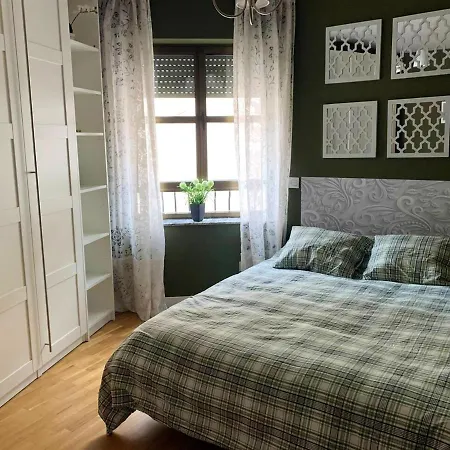 דירה With 4 Bedrooms In With Wonderful City View And Wifi