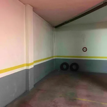 With 4 Bedrooms In With Wonderful City View And Wifi