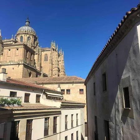 With 4 Bedrooms In With Wonderful City View And Wifi